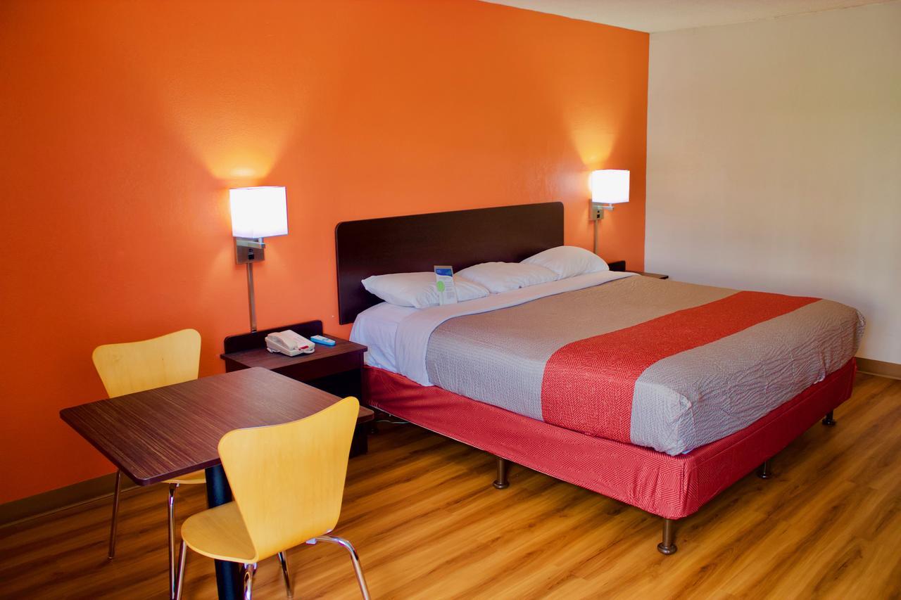 Motel 6-New Stanton, Pa Exterior photo